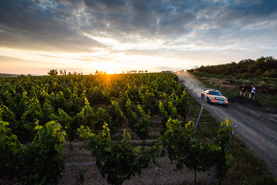 10 let fotografem české rally