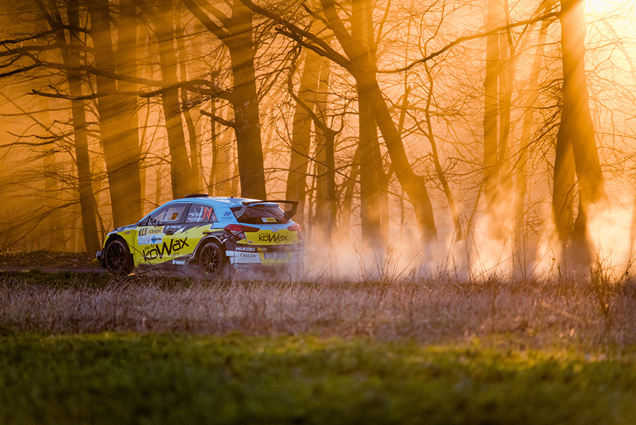 10 let fotografem české rally