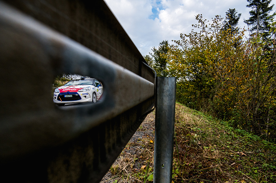 10 let fotografem české rally