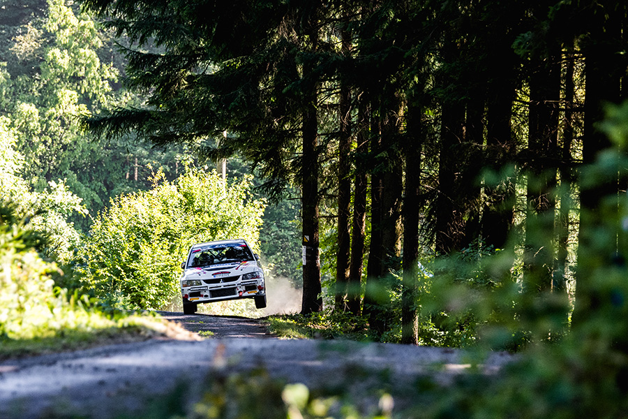 10 let fotografem české rally